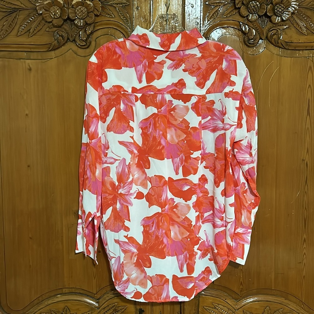 WAYF Brielle Oversized Button Front Shirt. XS (oversized) - Picture 4 of 7